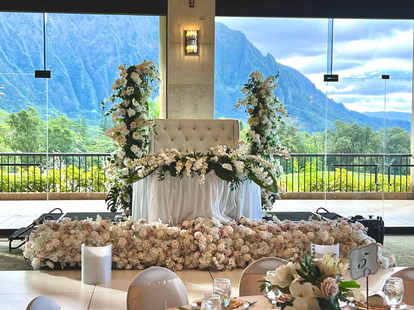 Soana Floral Pillars