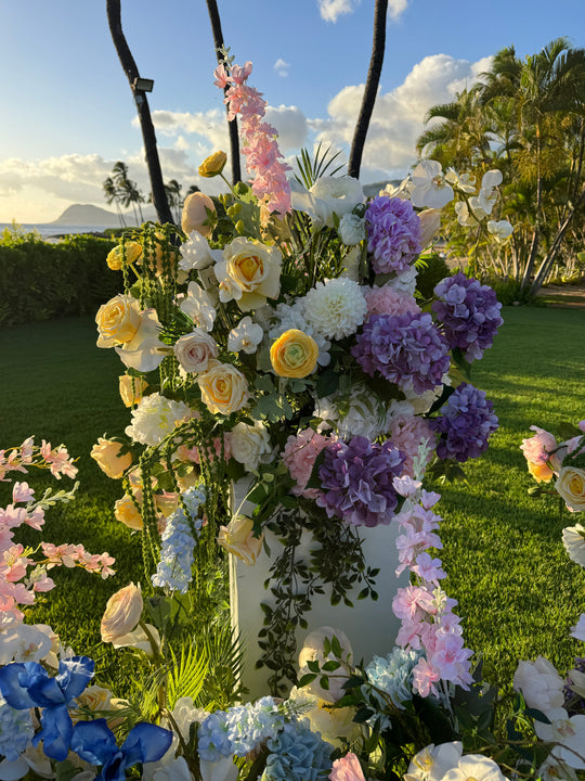 The Mālie Garden Ground Arch