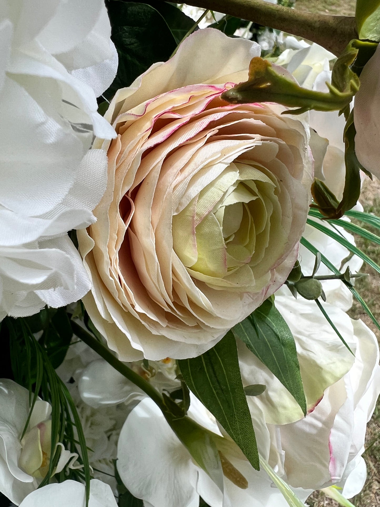 Set of 6 Bella Hawaii Wedding Aisle Flower Arrangements   💕💕 Eco Conscious Wedding Flowers for Your Hawaii Dream
