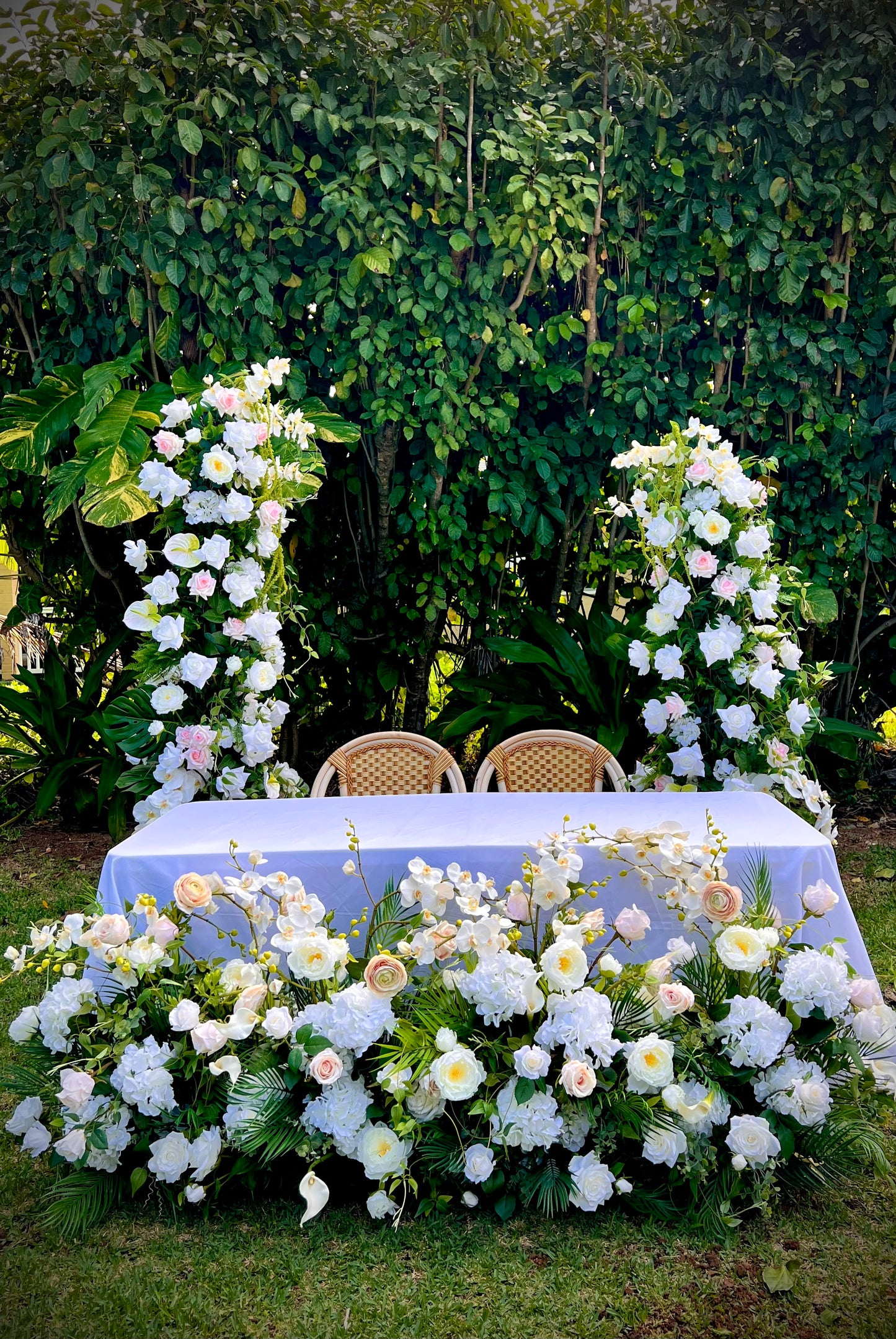 Soana Floral Pillars