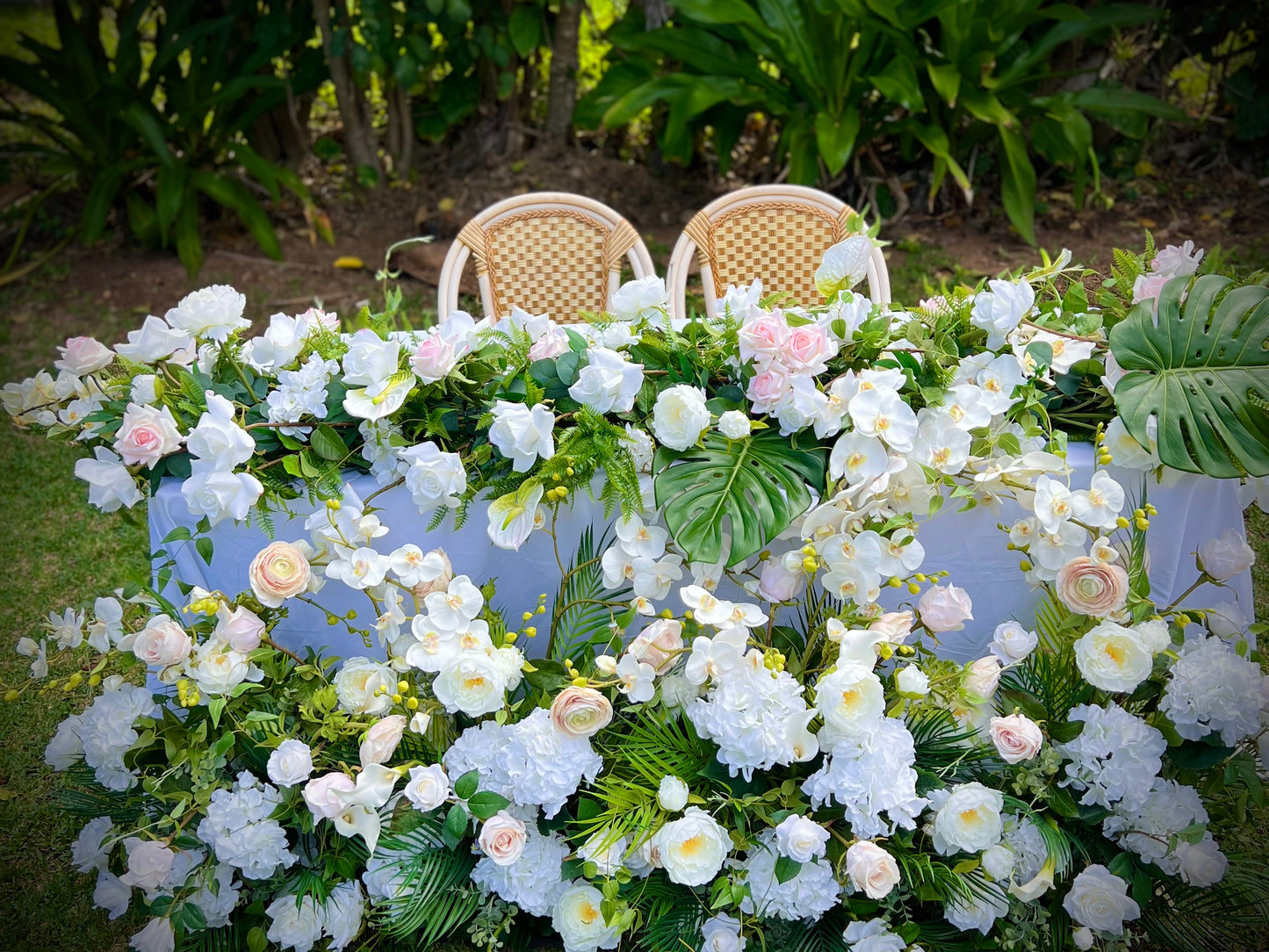 Soana Floral Pillars